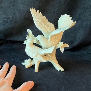 Lenox Wedding Promises Collection cream porcelain birds cake topper Like new